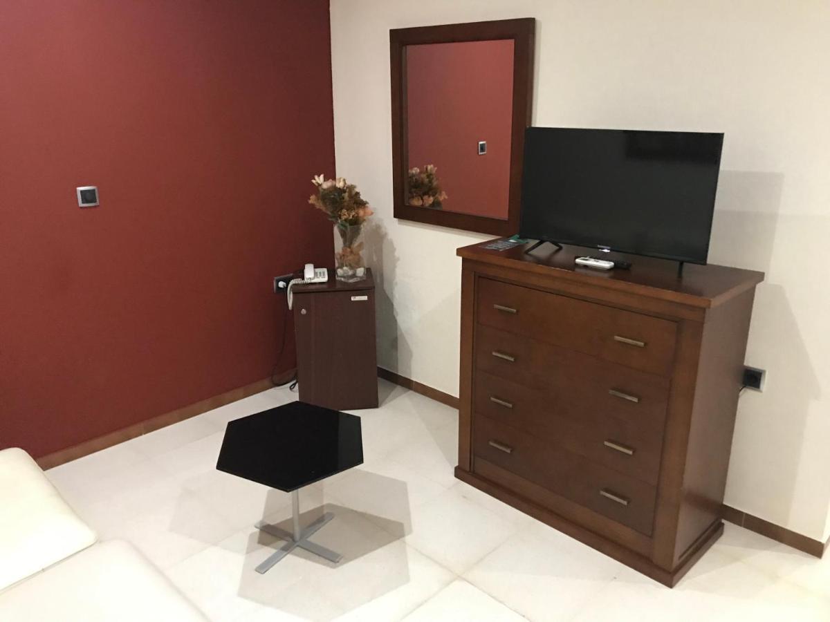 Hotel Jm Jardin De La Reina Guillena Dış mekan fotoğraf