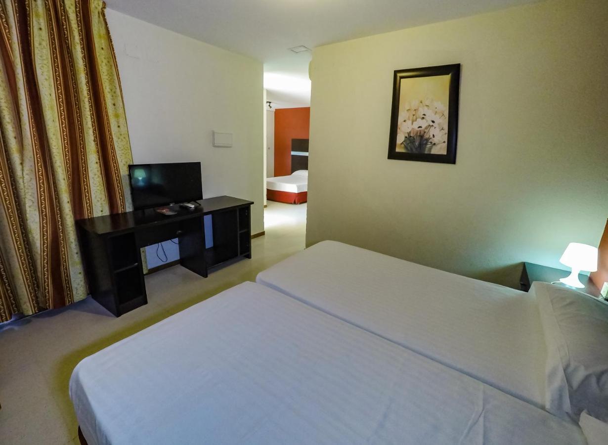 Hotel Jm Jardin De La Reina Guillena Dış mekan fotoğraf