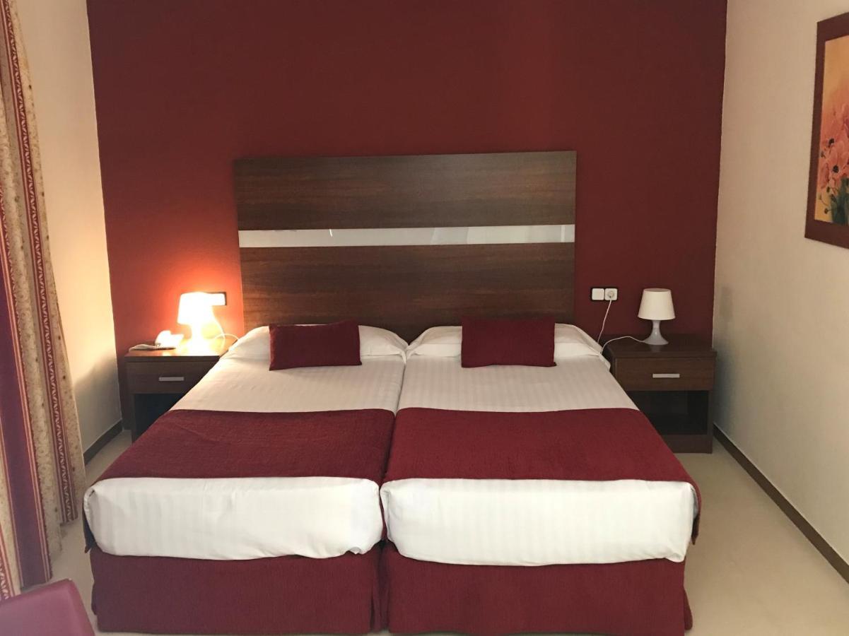 Hotel Jm Jardin De La Reina Guillena Dış mekan fotoğraf