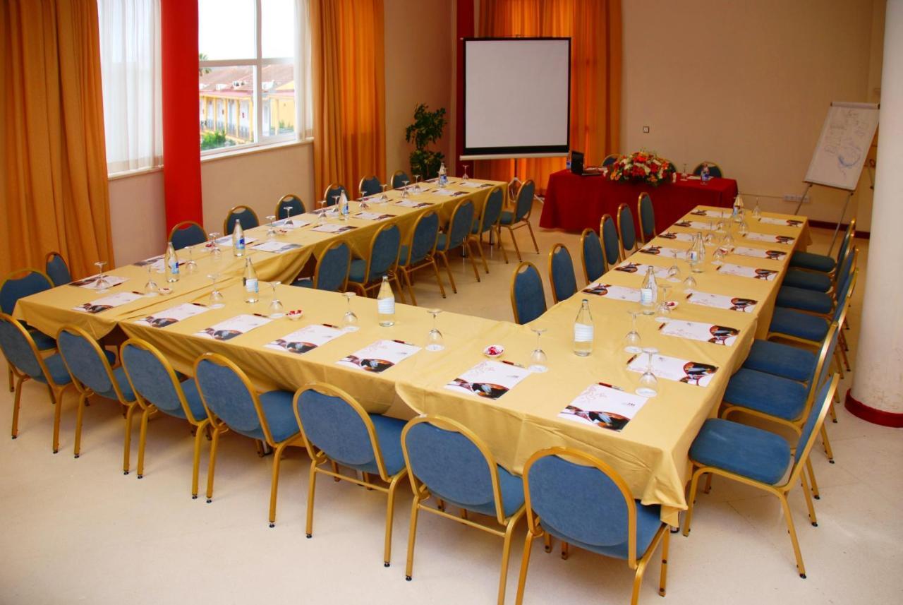 Hotel Jm Jardin De La Reina Guillena Dış mekan fotoğraf
