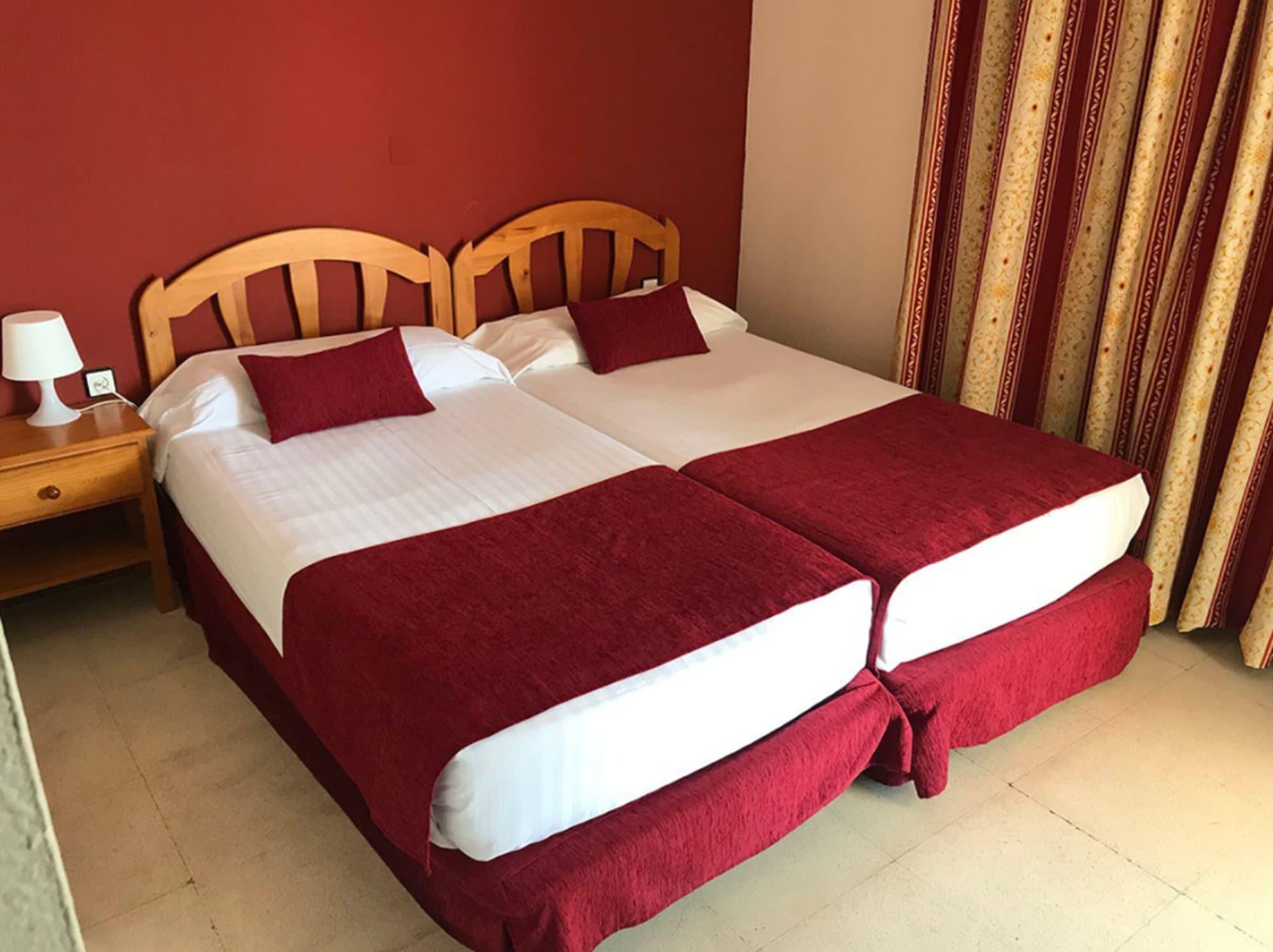 Hotel Jm Jardin De La Reina Guillena Dış mekan fotoğraf