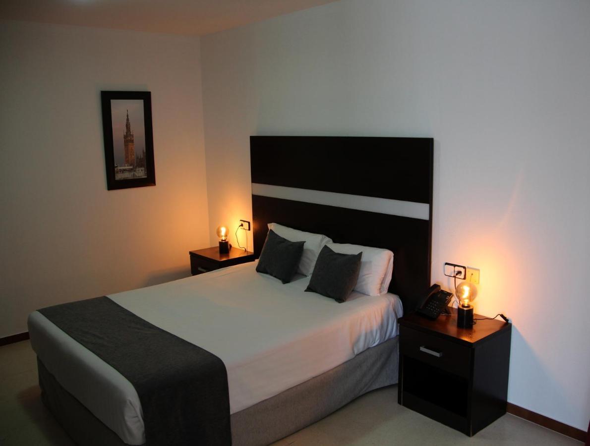 Hotel Jm Jardin De La Reina Guillena Dış mekan fotoğraf