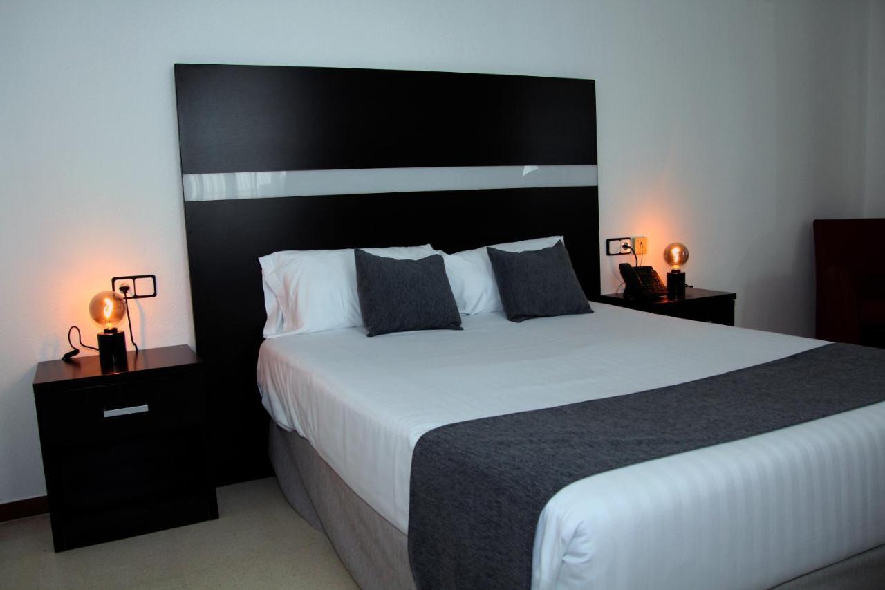 Hotel Jm Jardin De La Reina Guillena Dış mekan fotoğraf