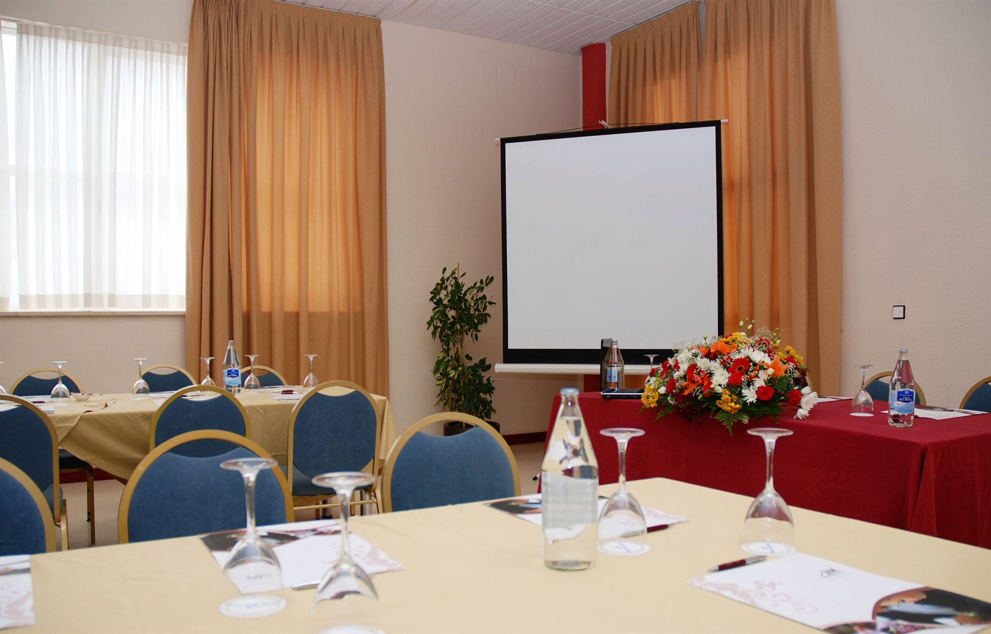 Hotel Jm Jardin De La Reina Guillena Dış mekan fotoğraf